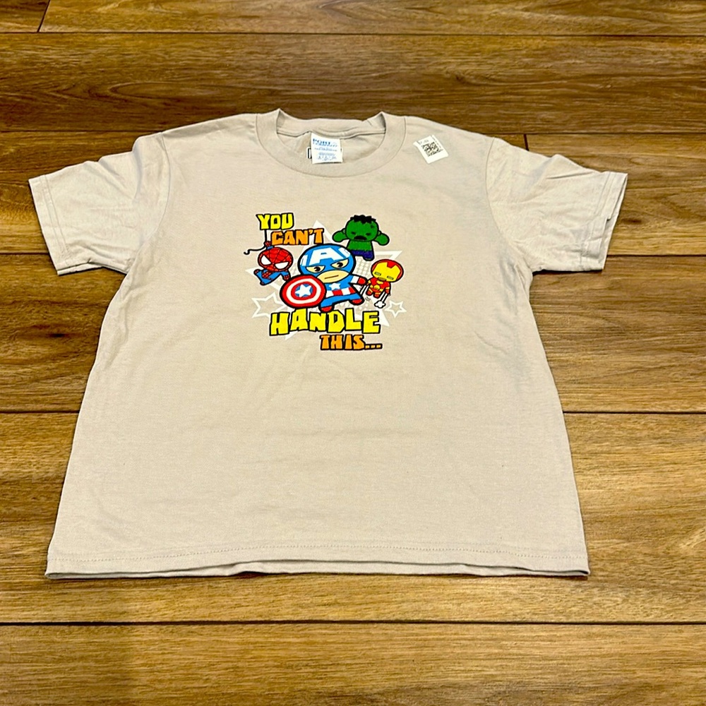 Boys Marvel kawaii t shirt size small NWT